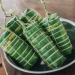 Food wrapped in edible leaf packaging